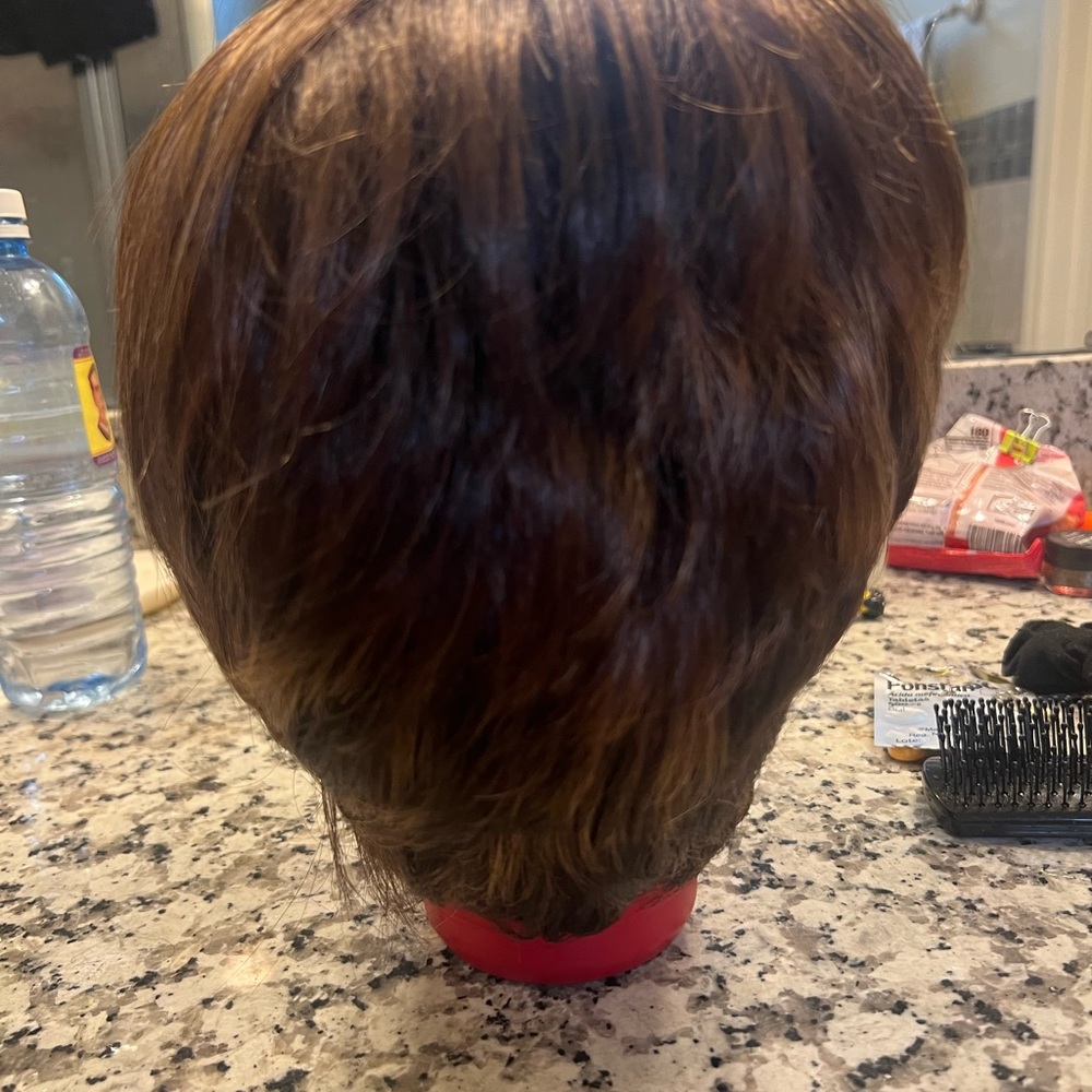 Wig - Picture 8 of 9